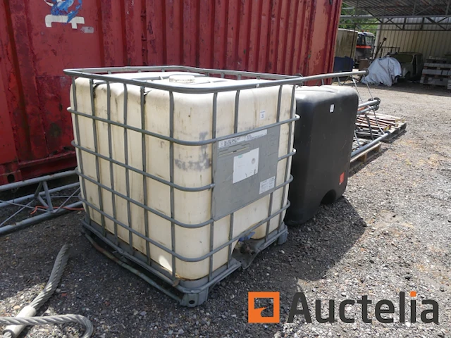 2 tanks - afbeelding 2 van  5