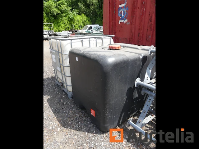 2 tanks - afbeelding 4 van  5