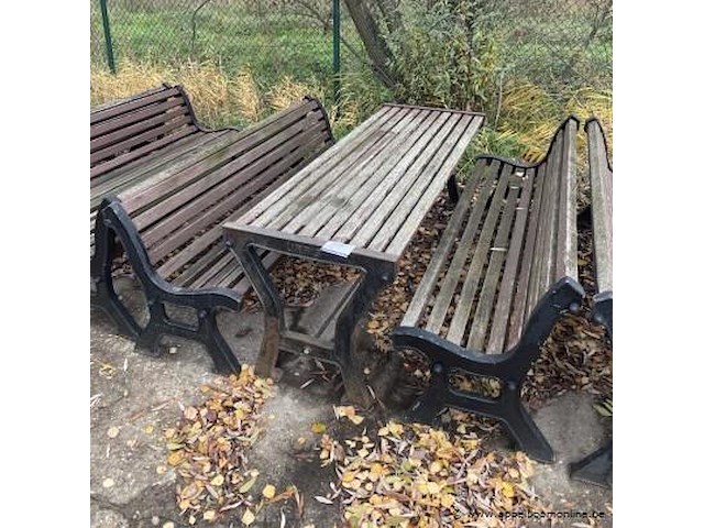 2 tuinbanken plus tuintafel - afbeelding 1 van  1