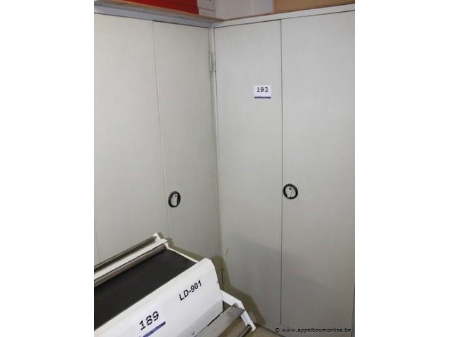 2 twee-deurs stalen opbergkasten - afbeelding 1 van  1