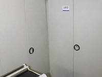 2 twee-deurs stalen opbergkasten - afbeelding 1 van  1