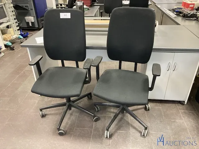 2 typiste stoelen - afbeelding 1 van  3