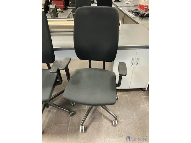 2 typiste stoelen - afbeelding 2 van  3