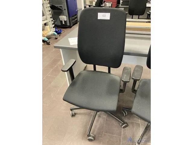 2 typiste stoelen - afbeelding 3 van  3