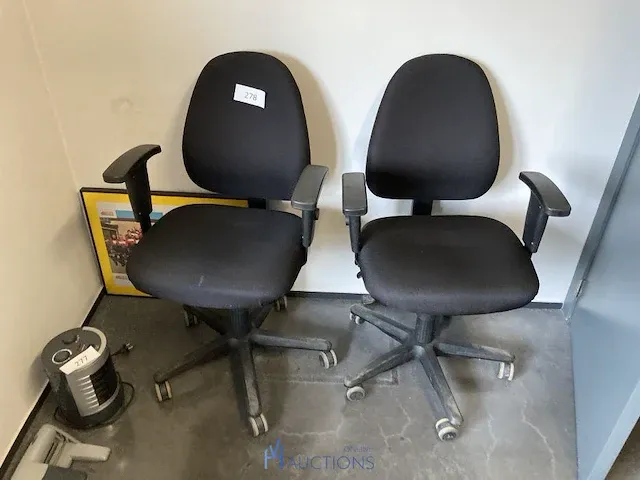2 typistestoelen - afbeelding 1 van  3