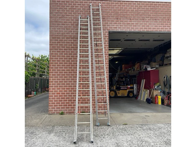 2 uitschuifbare ladders solide - afbeelding 1 van  6
