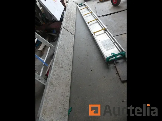 2 uitschuifbare voetbruggen van macc steiger - afbeelding 3 van  5