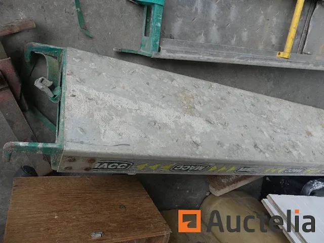 2 uitschuifbare voetbruggen van macc steiger - afbeelding 4 van  5