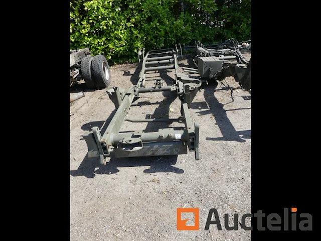 2 unimog vrachtwagen chassis unimog - mercedes 4x4 - vracht - afbeelding 3 van  9