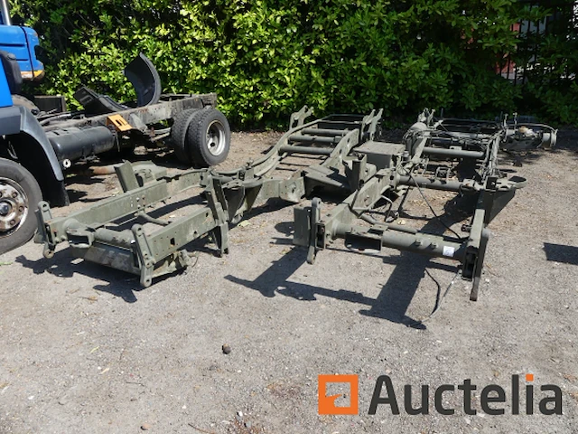 2 unimog vrachtwagen chassis unimog - mercedes 4x4 - vracht - afbeelding 8 van  9