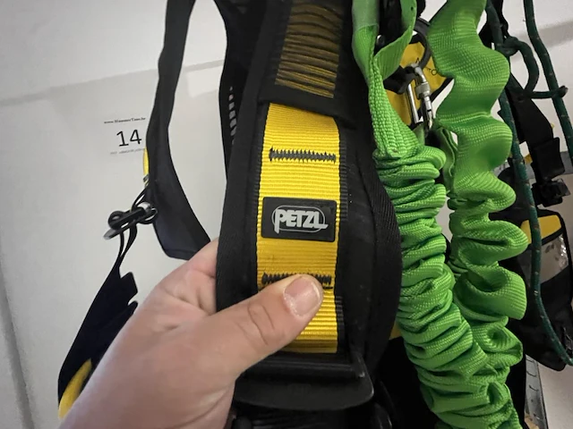 2 valbeveilingings harnassen petzl / honeywell - afbeelding 2 van  4