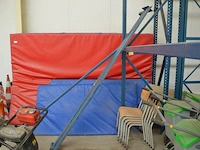 2 valmatten ca. 1,8 x 3m, 3 blauwe matten ca. 2 x 1m - afbeelding 5 van  5