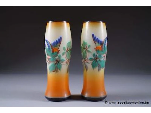 2 vases - afbeelding 1 van  1