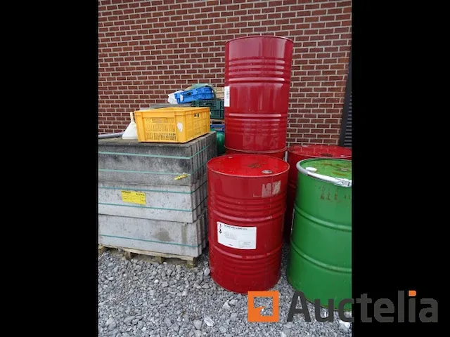 2 vaten van 200 l rood - afbeelding 2 van  3