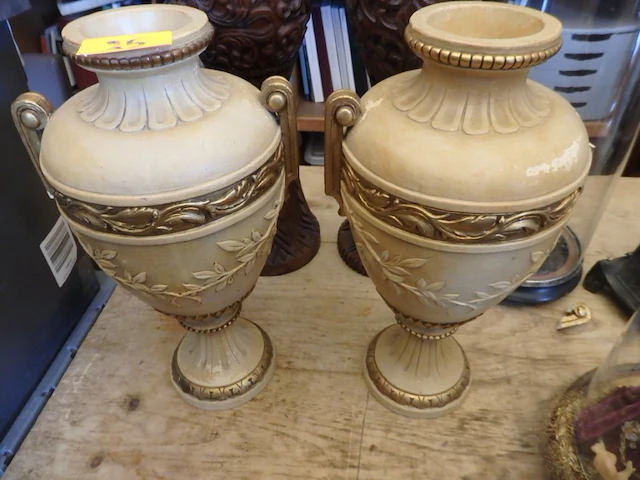2 vazen geel+ goud, hoogte 36 cm - afbeelding 1 van  1