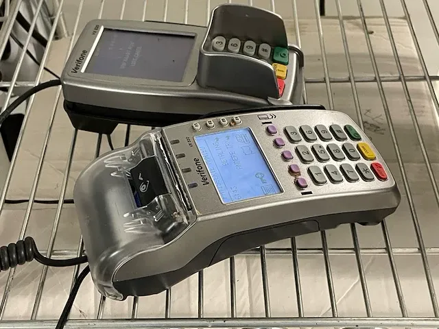 2 verifone betaalterminals - afbeelding 1 van  5