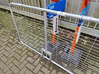 2 verkeersborden +werfdeur - afbeelding 3 van  3