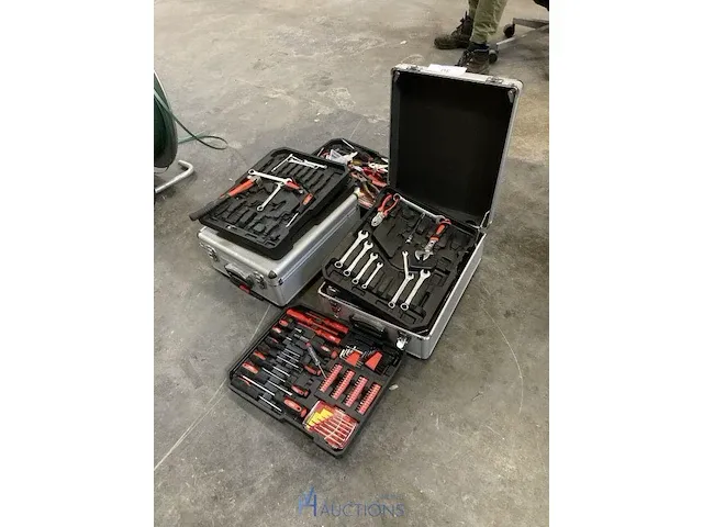 2 verrijdbare gereedschapskoffers hbm - afbeelding 1 van  10