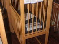 2 verrijdbare houten hoogslapers afm 105x58x137cm - afbeelding 1 van  1