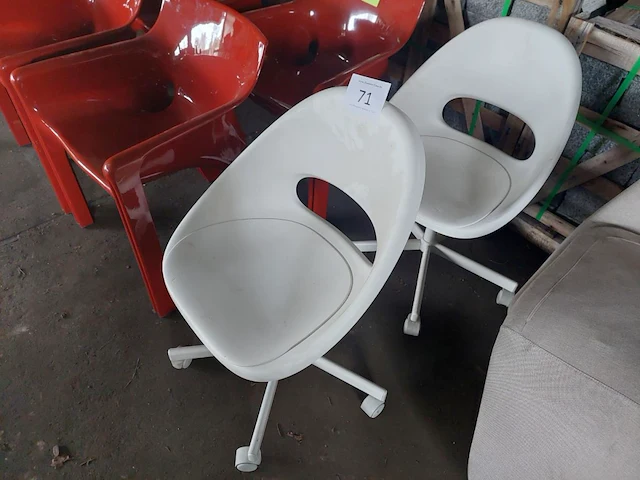 2 verrijdbare ikea stoeltjes - afbeelding 1 van  5