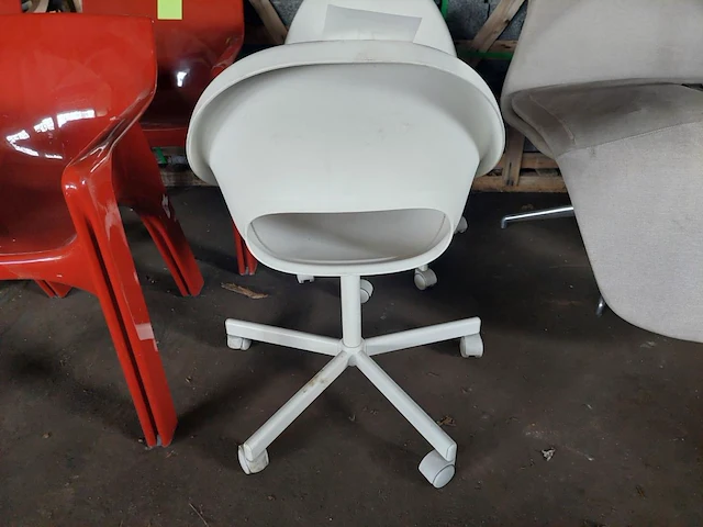 2 verrijdbare ikea stoeltjes - afbeelding 4 van  5