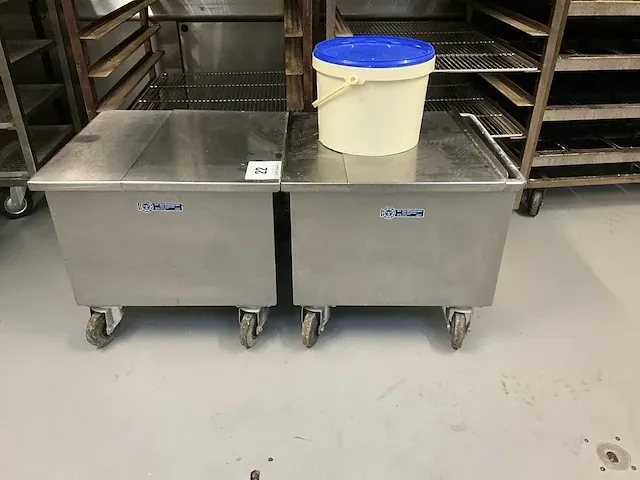 2 verrijdbare inox vulbakken - afbeelding 1 van  4