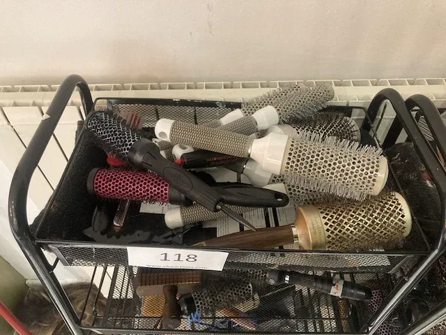 2 verrijdbare karren met inhoud - afbeelding 4 van  11
