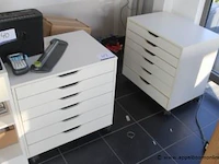 2 verrijdbare ladekastjes afm 65x48x67cm (staande op 1e verdieping) - afbeelding 1 van  1