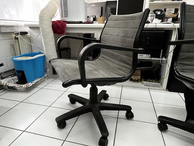 2 verrijdbare typistestoelen - afbeelding 2 van  2
