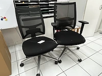 2 verrijdbare typistestoelen