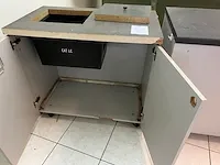 2 verrijdbare werktafels met kast - afbeelding 5 van  6