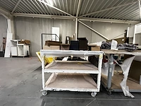 2 verrijdbare werktafels met leggers - afbeelding 2 van  7
