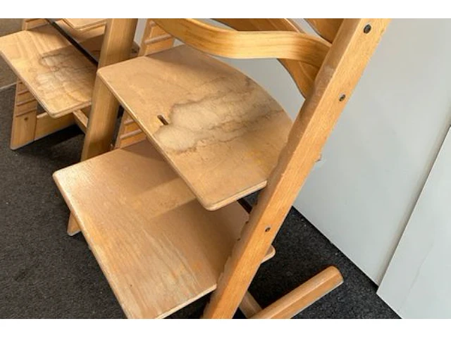 2 verstelbare houten stoelen - afbeelding 2 van  4