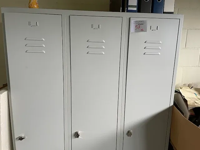 2 vestiairekasten - afbeelding 1 van  6