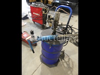 2 vetvaten met pomp - afbeelding 1 van  10