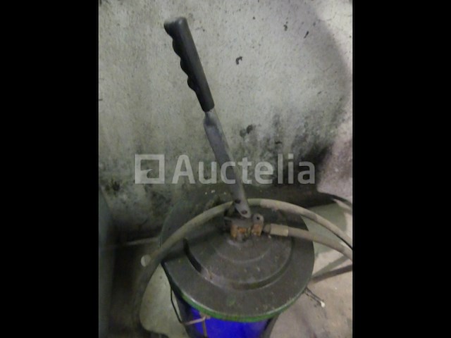 2 vetvaten met pomp - afbeelding 8 van  10