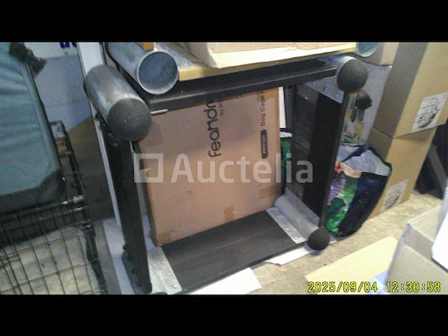 2 vierkante houten plantenbakken - afbeelding 2 van  4