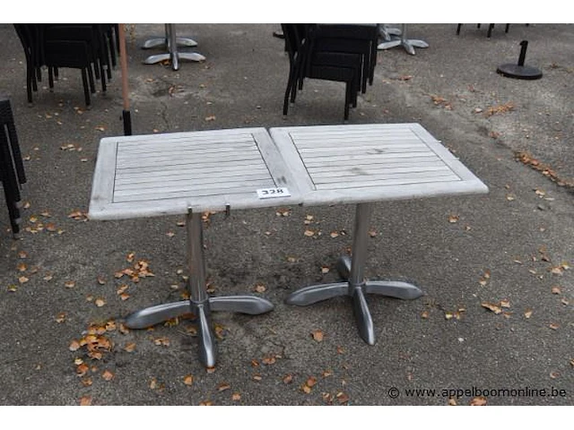 2 vierkante terrastafels - afbeelding 1 van  1