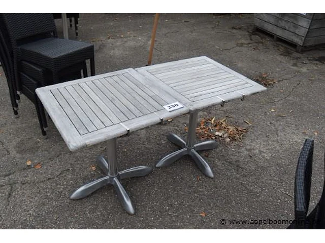 2 vierkante terrastafels - afbeelding 1 van  1