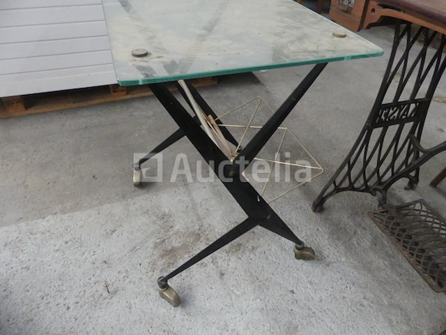 2 vintage bijzettafels - afbeelding 1 van  4