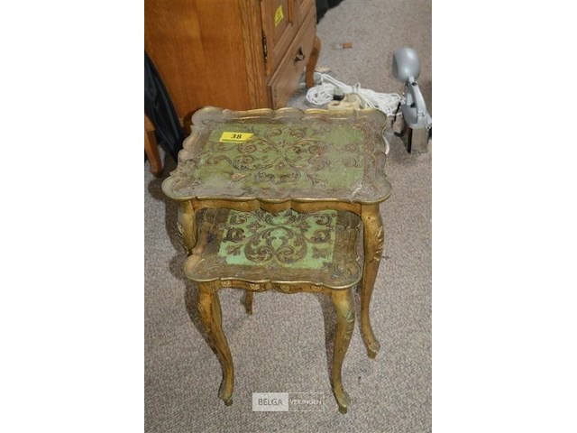 2 vintage bijzettafeltjes - afbeelding 1 van  3