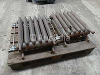 2 vintage gietijzeren radiatoren - afbeelding 2 van  3