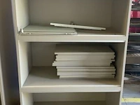 2 vitrinekasten afm plm 100 x 58 x 157 cm - afbeelding 2 van  4