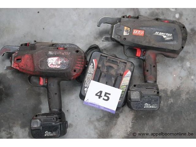 2 vlechtmachines tjep ultra grip, werking niet gekend - afbeelding 1 van  1