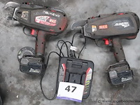 2 vlechtmachines tjep ultra grip, werking niet gekend - afbeelding 1 van  1