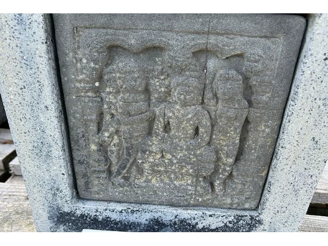 2 voetstukken - afbeelding 2 van  3