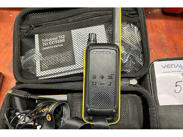 2 walkietalkies motorola - afbeelding 2 van  6