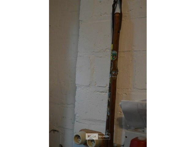 2 wandelstokken - afbeelding 2 van  3