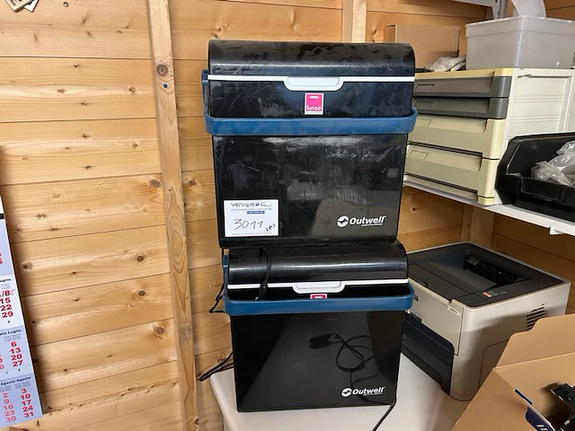 2 warm/koelboxen outwell, met voedingskabel - afbeelding 1 van  6