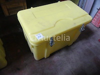 2 waterdichte koffers met inhoud - afbeelding 4 van  5